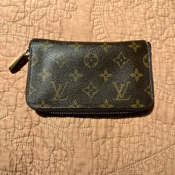 SOLD — RARE LV Louis Vuitton Zippy Compact Wallet - Monogram - Picture 2 of 7